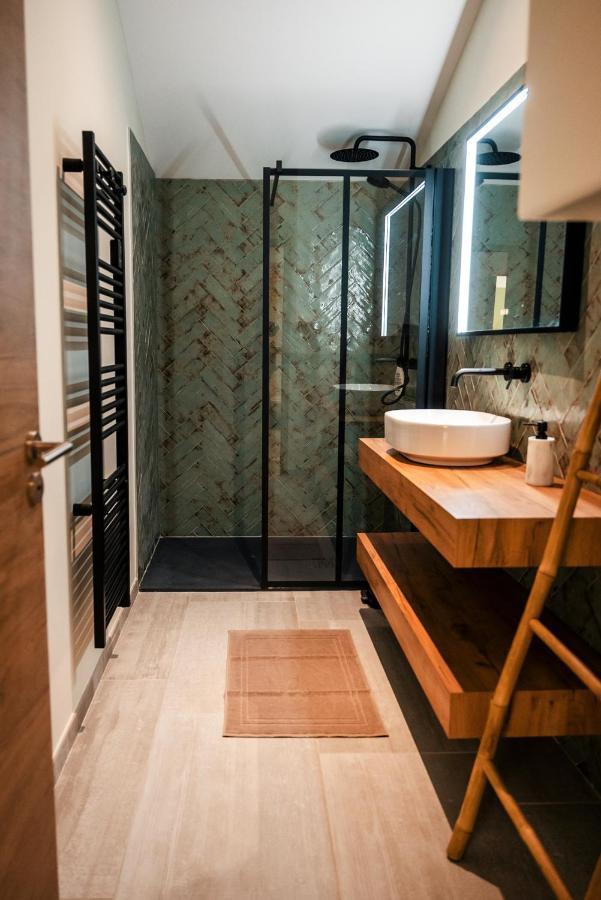 Domaine De Merins, 10 Couchages Avec Piscine, Face A La Riviere, A 4Km De La Plage フルーリー エクステリア 写真