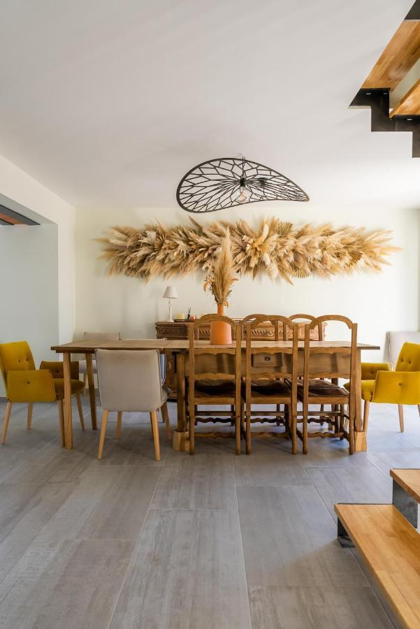 Domaine De Merins, 10 Couchages Avec Piscine, Face A La Riviere, A 4Km De La Plage フルーリー エクステリア 写真