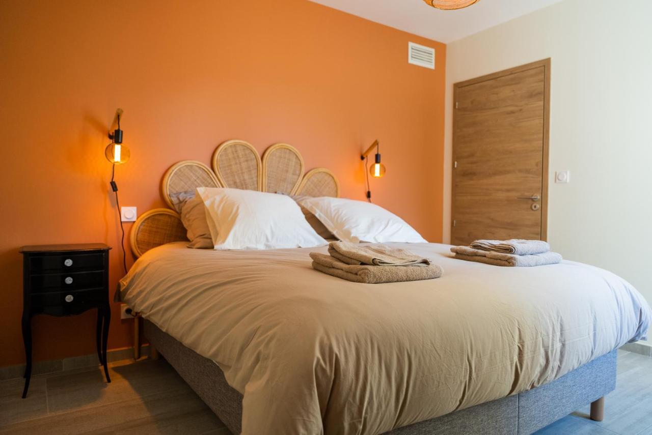 Domaine De Merins, 10 Couchages Avec Piscine, Face A La Riviere, A 4Km De La Plage フルーリー エクステリア 写真